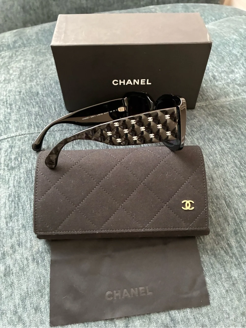 CHANEL 100% authentic